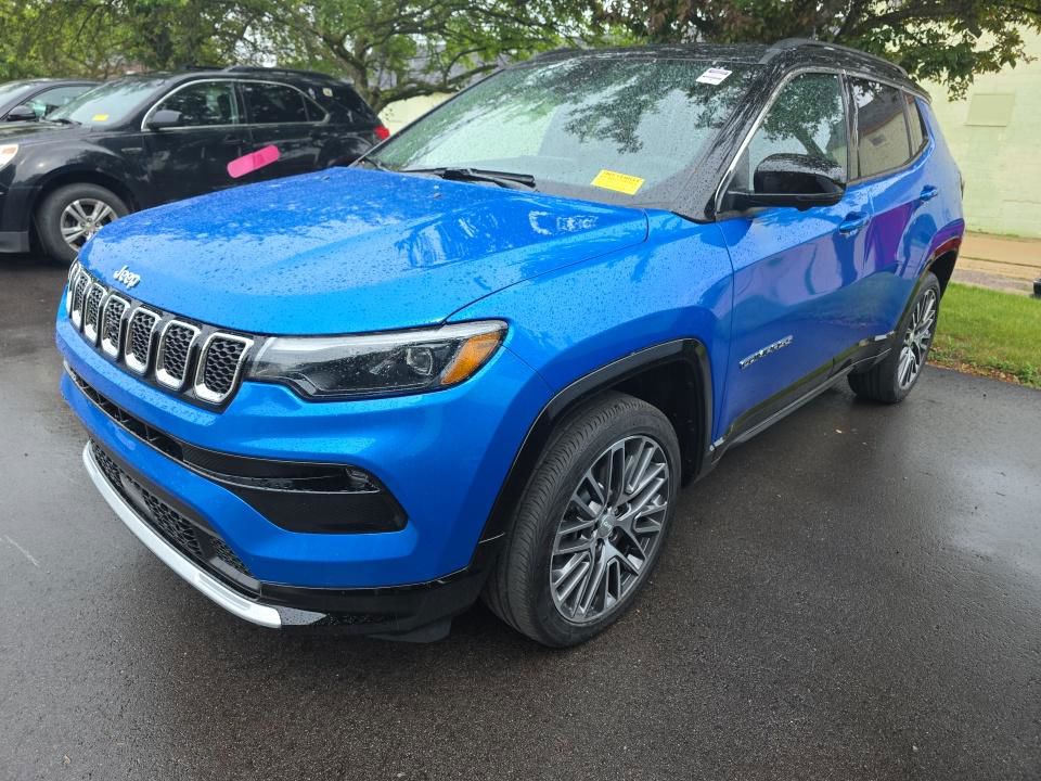 Laser Blue Pearl Coat 2023 Jeep Compass SUV / Crossover Four-Wheel Drive 8-Speed Automatic